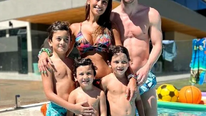 Lionel Messi, Crăciun cu soția super-sexy și copii la piscină, la 35 de grade Celsius. / Foto: click.ro