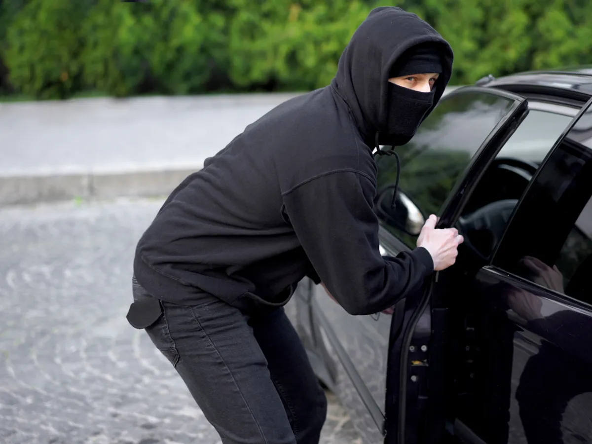 Hoț mașini - Foto: Freepik (imagine cu rol ilustrativ)