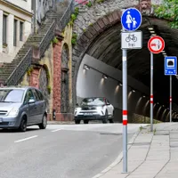Atenție la aceste noi indicatoare rutiere! Trebuie să te adaptezi, să schimbi modul în care conduci - Foto: Profimedia Images