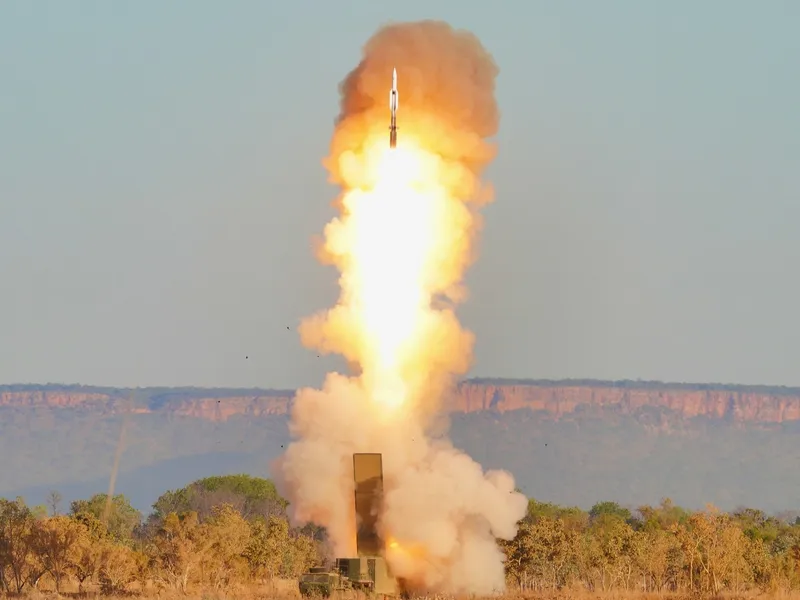 HIMARS și Typhon ale SUA țin navele de război ale Chinei la distanță