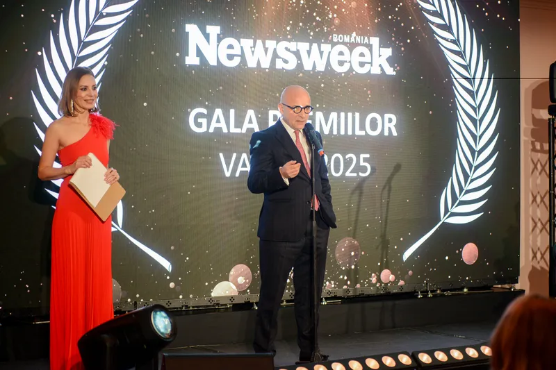 Eli Roman, prezenatoarea Galei și Sabin Orcan, fondatorul Newsweek România Foto: Răzvan Vălcăneanțu