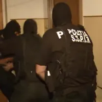Mascați - Foto: Știrile Protv
