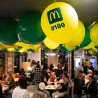 Cum a fost sărbătorit un bătrân de 100 de ani care a mâncat zilnic la McDonald's? - Foto: Kiss FM / imagine cu caracter ilustrativ