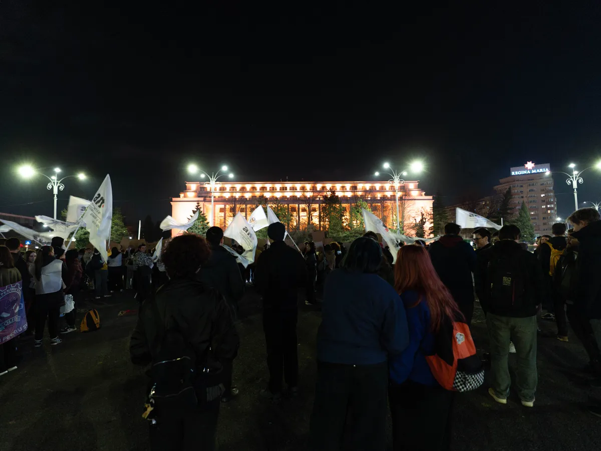 Românii și-au schimbat radical preocupările: de la alegeri și proteste în 2025 la prețuri și taxe în 2026