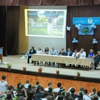 Discursul unei șefe de promoție la cursul festiv: Ce m-a învățat școala? Să mințim, să fim ipocriți - Foto: Captura video