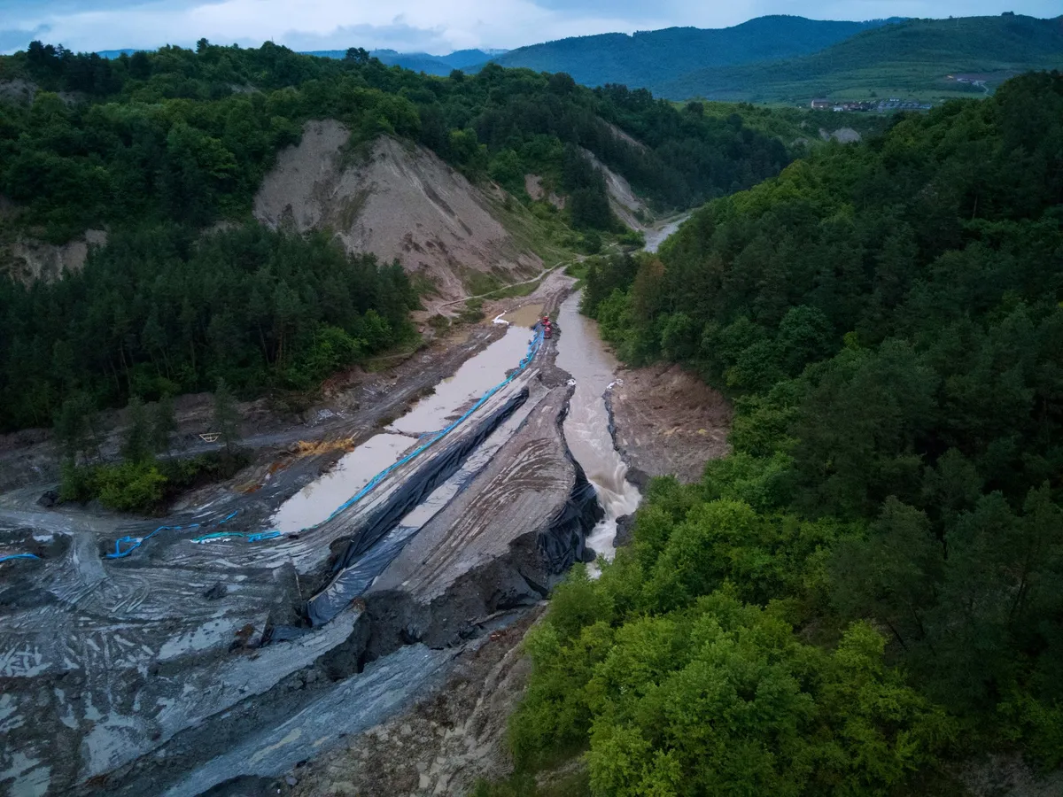 Salina Praid, în pericol! Apele Române nu pot interveni direct. Precizări:  „Facem ce permite legea” - FOTO: Profimedia (imagine cu rol ilustrativ)