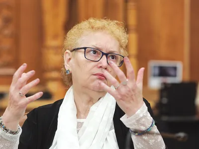 IRESPONSABILITATE Renate Weber a contribuit la
nerespectarea măsurilor de
protecție impuse de guvern,
sugerând că sunt o „tortură” - Foto: INQUAM PHOTOS/ Octav Ganea