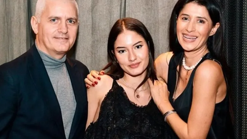 Bat clopotele de nuntă pentru Ianțu? Și-a cerut iubita de soție, după 20 de ani: „Tati e timid...” - Foto: Instagram(imagine cu rol ilustrativ)