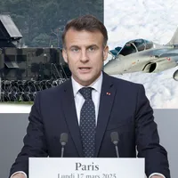 Macon cere UE să înlocuiască armele SUA cu cele franceze: „Nu Patriot ci SAMP/T. Nu F-35 ci Rafale” - Foto: Profimedia images