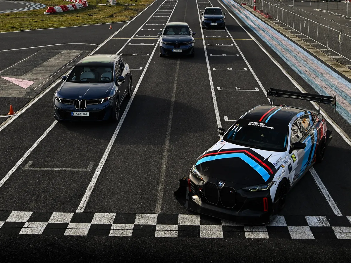 BMW iX3 și BMW i4 Racing “Elsa” - Foto: BMW / Flavius Croitoriu