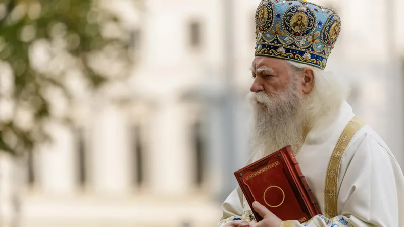 ÎPS Calinic, despre homosexuali: Să-şi schimbe orientarea, e dovedit nocivă pentru trup și suflet/FOTO: basilica.ro