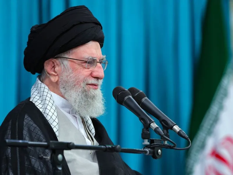 Ayatolahul Ali Khamenei, pe când nu se ascundea în buncăr - Foto: Profimedia Images
