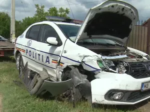 Un polițist și-a dus soția la muncă cu autospeciala cu girofar apoi a făcut accident. Ce a urmat? - Foto: Arhiva (imagine cu rol ilustrativ)