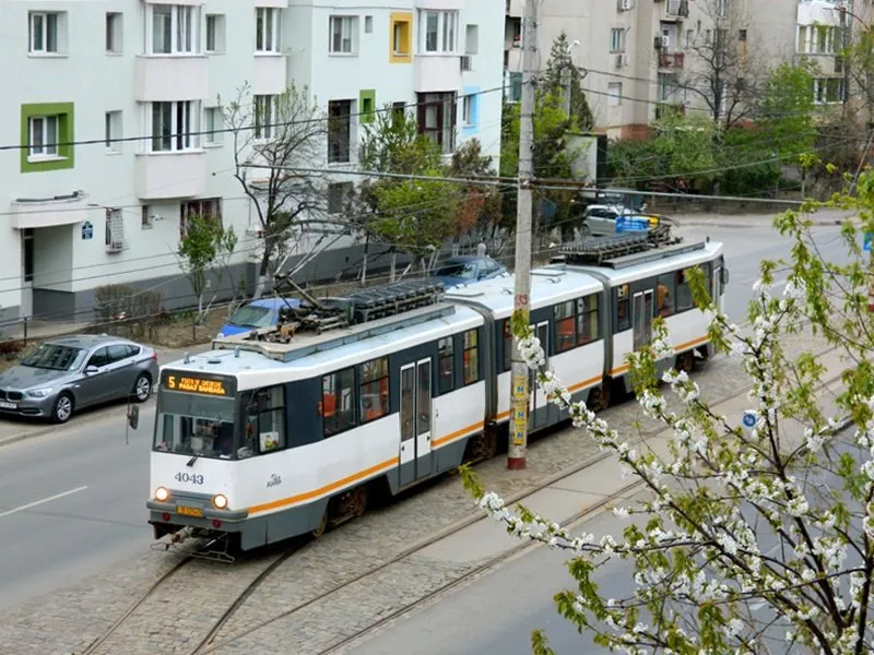 Tramvaiul 5 va circula din nou în București în condiții și mai proaste. Din 2017, nu s-a făcut nimic. / Foto: Asociatia Metrou Usor, Facebook