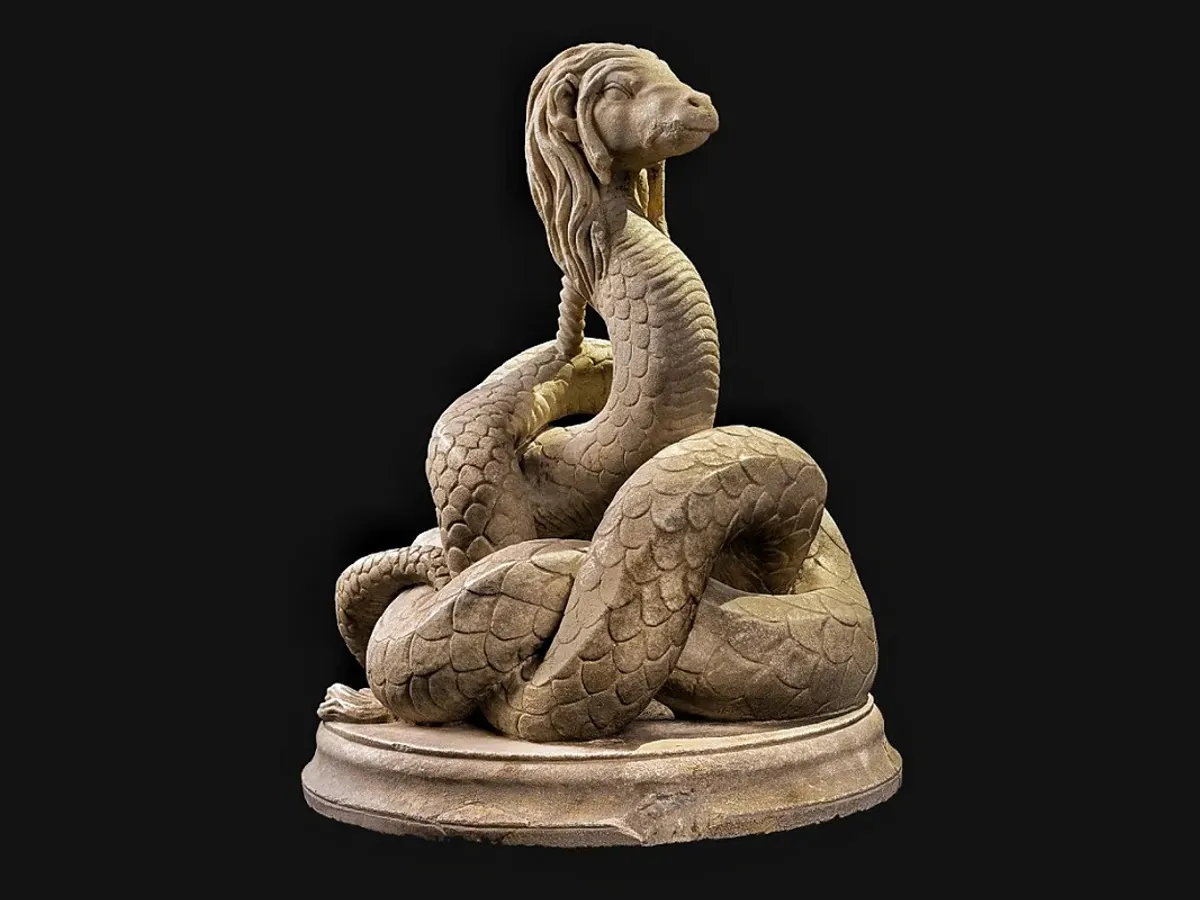 Șarpele-zeu Glykon, sculptura descoperită la Tomis - Foto: minac.ro