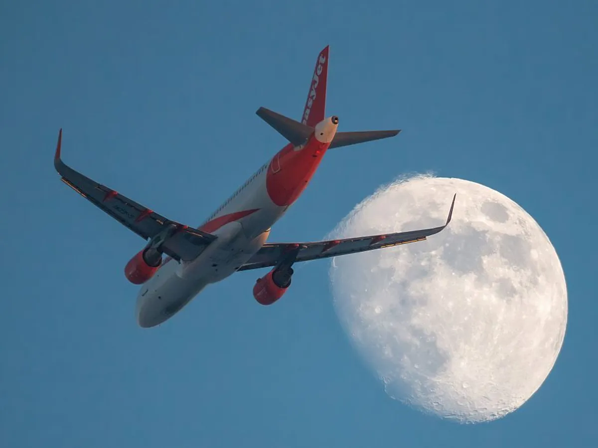 Românii ar putea să nu mai plătească pierderile Tarom. Care este piaţa aparte pe care intră compania - Foto: Profimedia Images