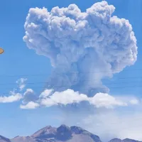 Vulcanul Lascar din Chile își intensifică activitatea / Foto: The Watchmen's Earth and Space connection