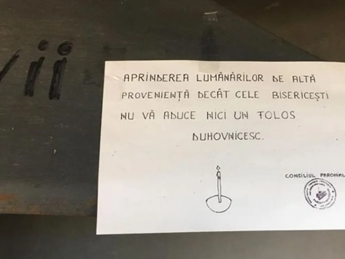 Afişul de la biserica Cuv. Parascheva din oraşul Năvodari . Foto Adevărul