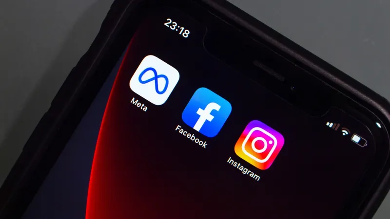 Încă o platformă de socializare a avut probleme după Facebook și Instagram. Ce transmit companiile - Foto: ProTV / imagine rol ilustrativ