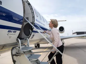 Panică în UE. Avionul lui von der Leyen, lovit de bruiaj GPS rusesc. A aterizat cu hărți pe hârtie - Foto: Profimedia images