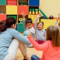 Părinții care vor să își dea copiii la școli sau grădinițe mai bune trebuie să plătească 300 euro foto: freepik (fotografie cu caracter ilustrativ)