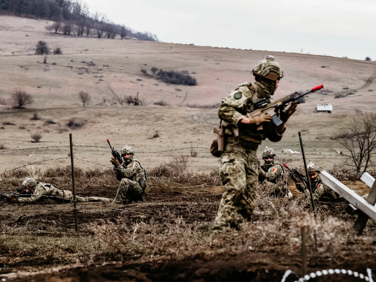 Noi reguli în zona unităților militare. Dronele și fotografiatul sunt interzise - Foto: MApN