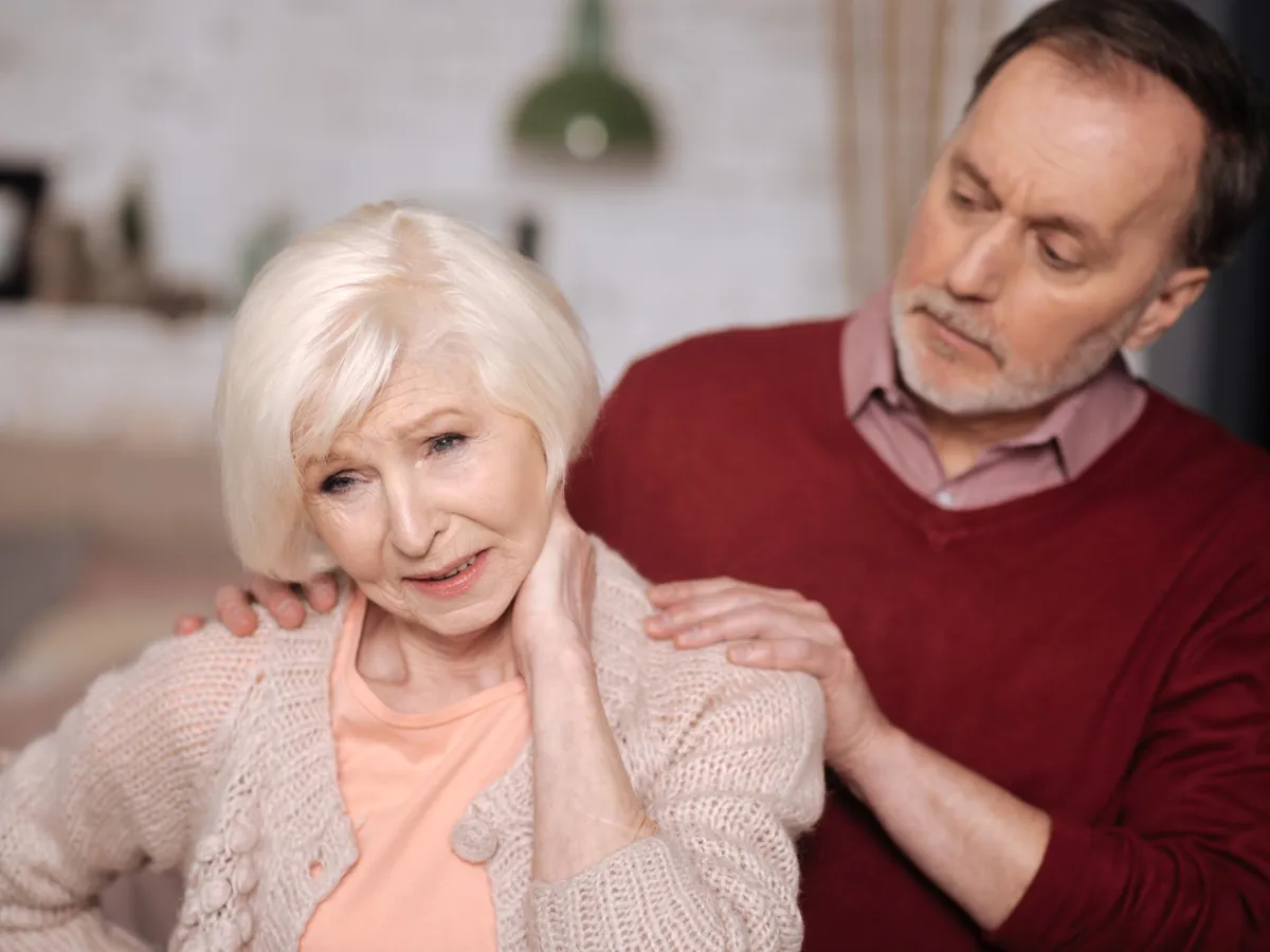 Ministrul muncii îngroapă creșterea pensiilor pentru pensionarii cu grupe de muncă. De ce nu va schimba legea?