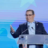 Ponta, la convenția Pro România, unde s-a întreținut cu Ciolacu și cu Firea. Foto: Inquam Photos - George Călin