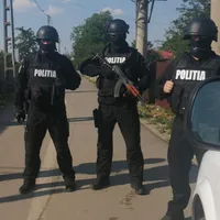 Cămătarii din Urziceni și Manasia, treziți din somn de mascați. / FOTO: IPJ Ialomița