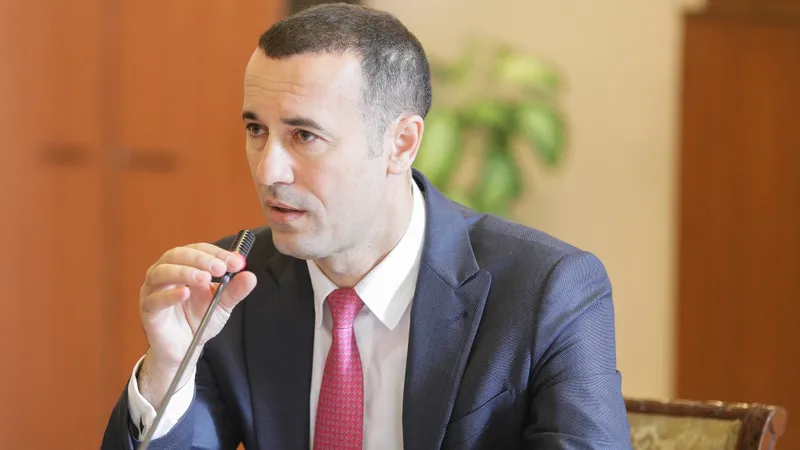 Ce afaceri avea și ce pe cine a împrumutat Iulian Dumitrescu, șeful CJ Prahova, unde a descins DNA - Foto: INQUAM PHOTOS / Octav Ganea