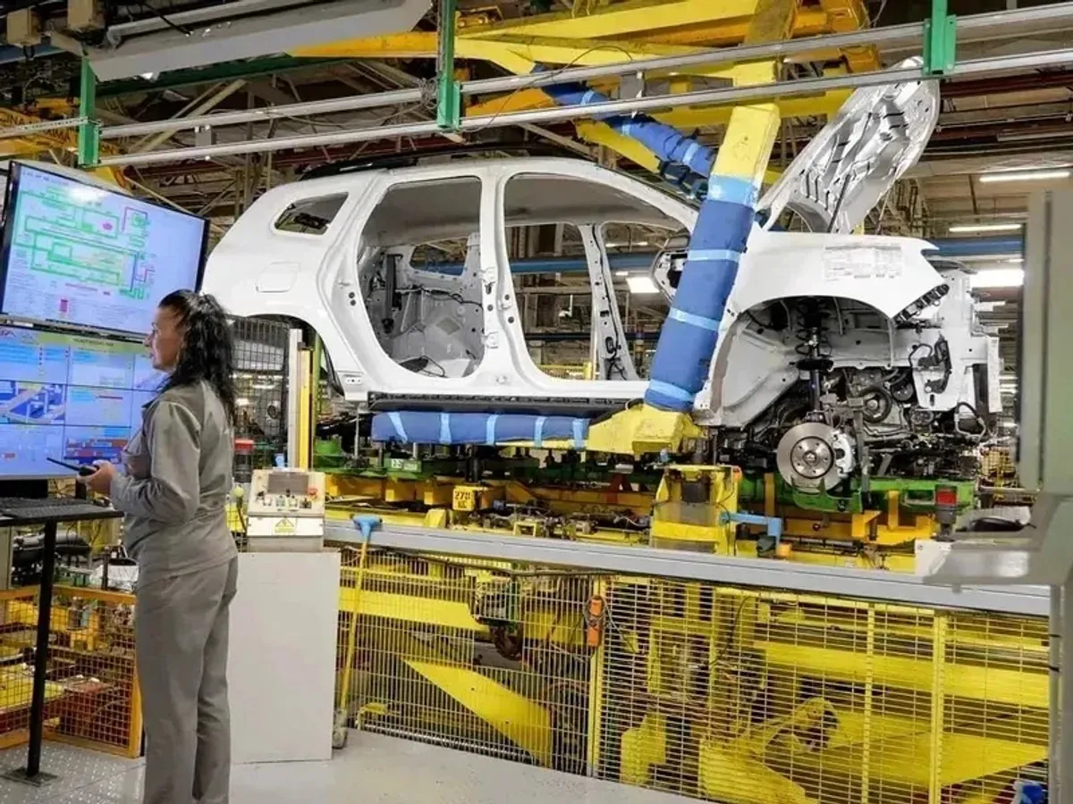 Linie de asamblare în uzina Dacia Pitești - Foto: Dacia (Imagine cu rol ilustrativ)