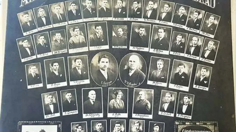 Arsenie Boca şi de colegii săi, absolvenţii anului 1929 ai Liceului Avram Iancu din Brad. / Foto: news.ro