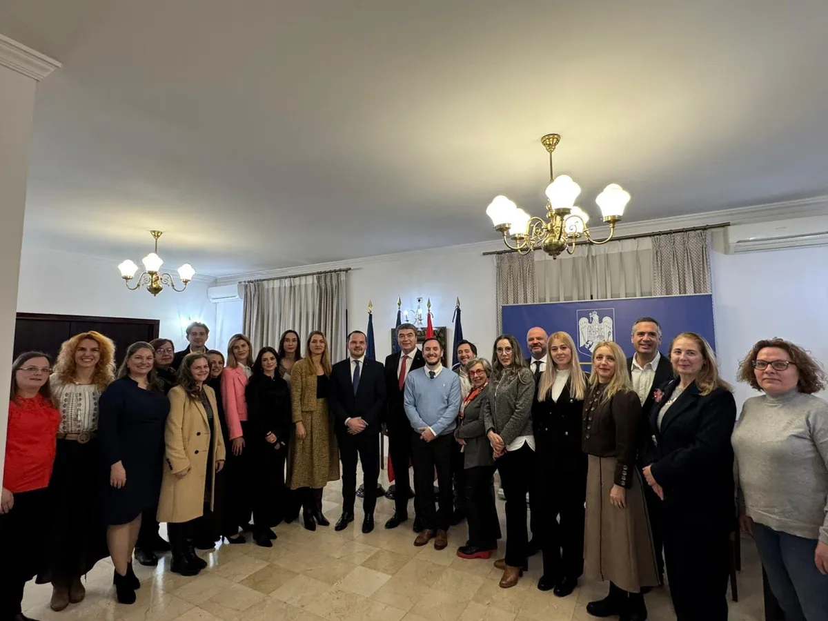 Ministrul Sănătăţii Alexandru Rogobete și medicii din Spania - Foto: Facebook/Alexandru Rogobete (Rogobete)