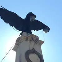Doi tineri au furat vulturul de pe monumentul din Cimitirul Eroilor din Zalău. Cântărește 100 de kg - Foto: Mediafax / imagine cu caracter ilustrativ