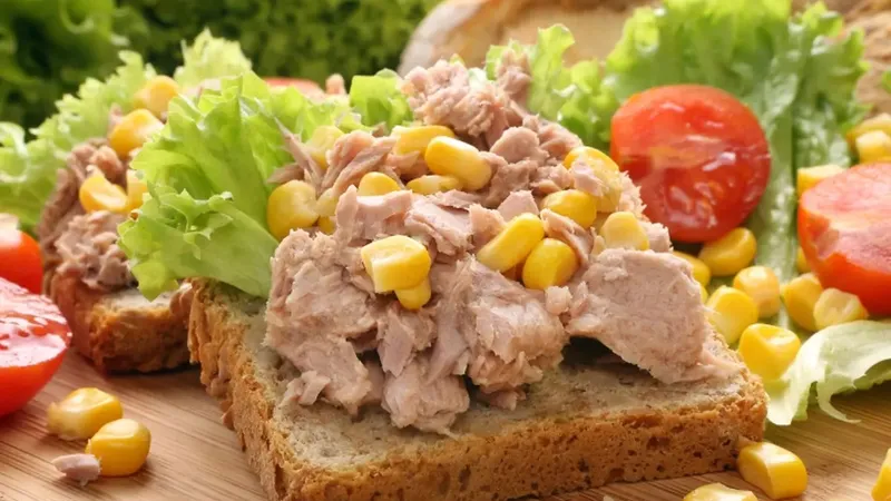Tonul, alimentul cu beneficii neștiute pentru sănătate. Îl consumi în post și te ajută la slăbit - Foto: Profimedia Images (imagine cu rol ilustrativ)