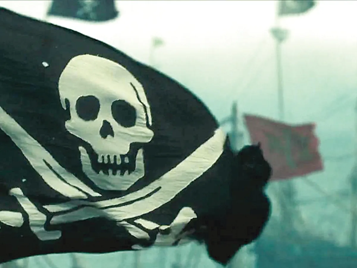 Jolly Roger este numele tradițional dat  steagurilor piraților europeni, la începutul secolului al XVIII-lea