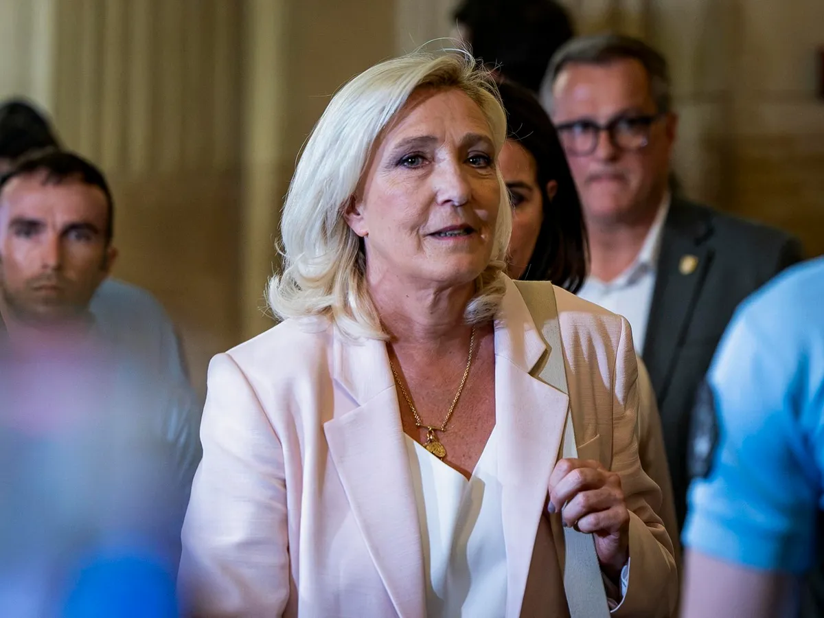 Verdict pentru Marine Le Pen. Condamnarea îi permite să candideze la alegeri, dar cu brățară electronică