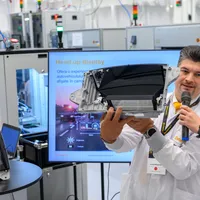 România, pe lista scurtă a țărilor în care se produc oglinzi asferice pentru sisteme Head-Up Display - Foto: Continental