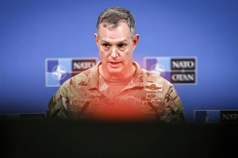 Generalul american de Forţe Aeriene Alexus Grynkewich, la cartierul general NATO - Foto: Profimedia Images