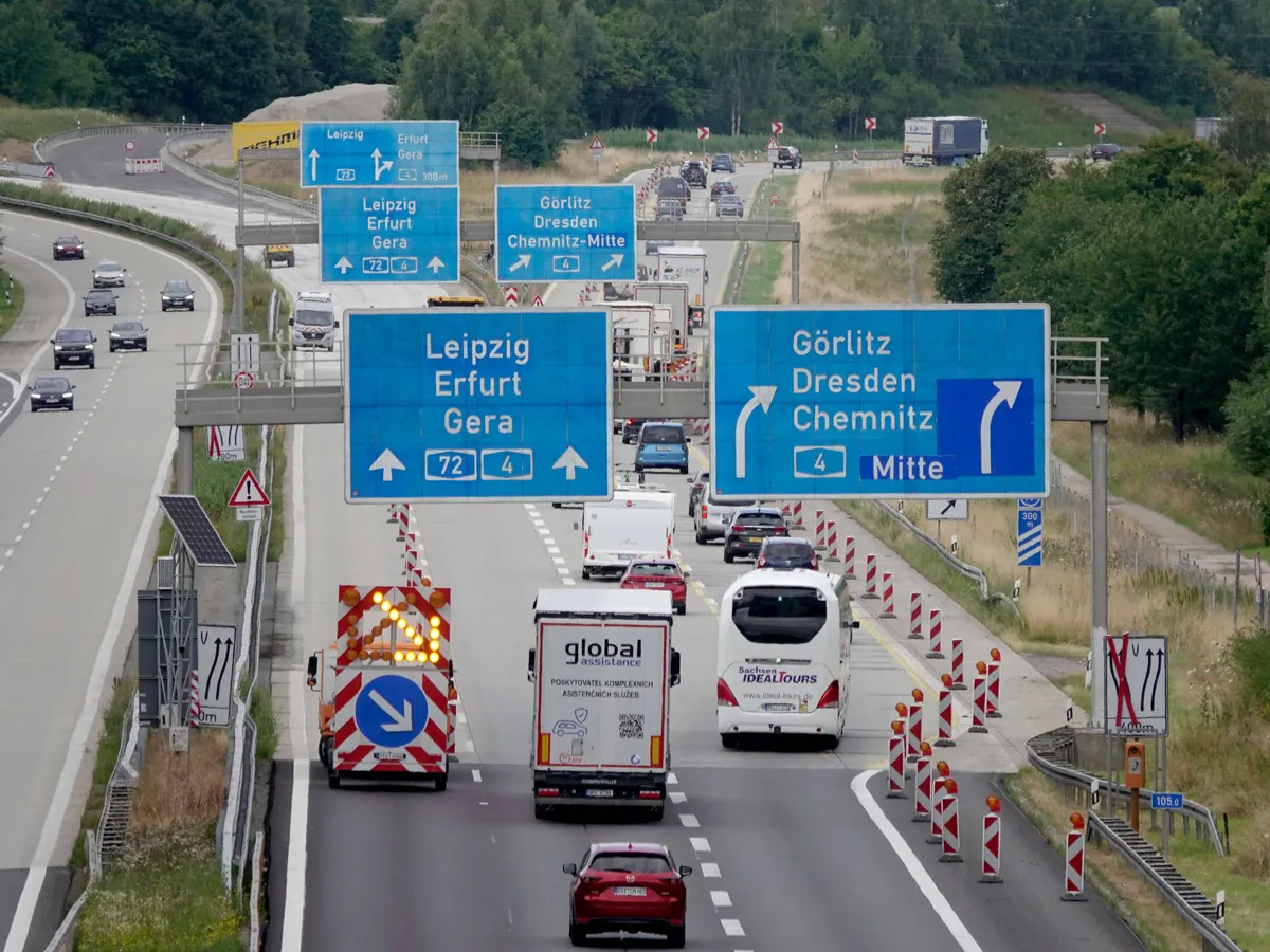 Vești pentru românii care vor să meargă în Germania. Interdicție de circulație pe 22 de autostrăzi. Până când?