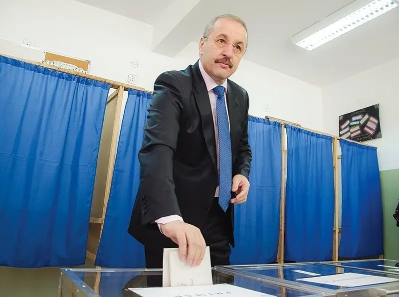 PUTERE Vasile Dâncu a votat cu cine trebuie și s-a bucurat de privilegiile guvernării lui Adrian Năstase