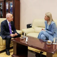 Emil Boc s-a întâlnit cu Gorghiu la Cluj: „Am discutat despre o modernizare a Palatului de Justiție” - Foto: Facebook/ Emil Boc