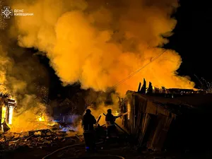 Atac masiv cu drone rusești în Bucovina: Explozii în Cernăuți și incendiu la o gară din regiune - Foto: Facebook/Volodimir Zelenski - Caracter ilustrativ