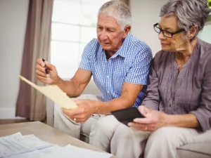 Plata CASS la pensie peste 3.000 lei, atacată la CCR. Pot rămâne pensionarii cu pensia întreagă? - Foto: Freepik