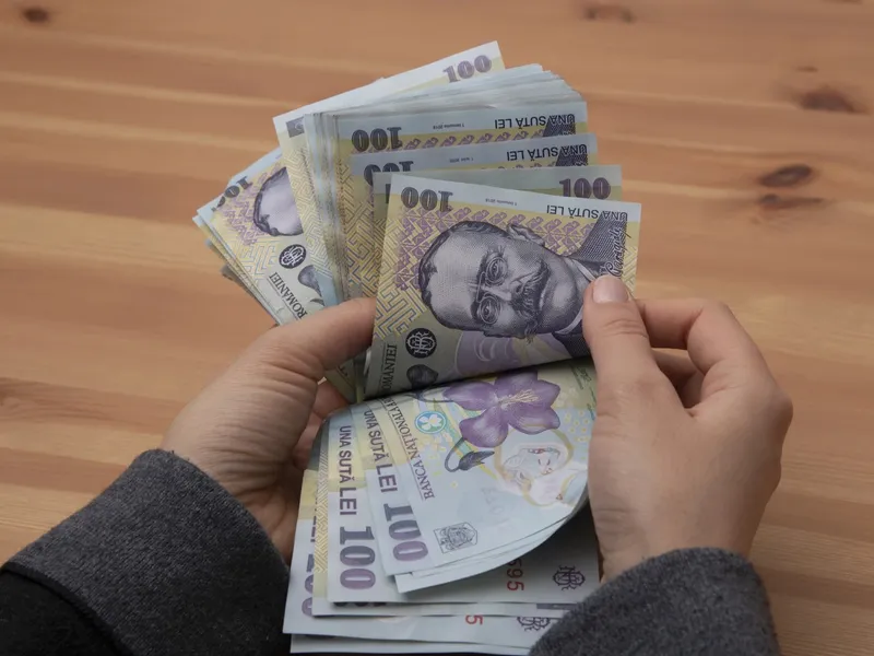 Un bărbat a câștigat 18.000 lei după ce dădea un simplu telefon. Românii îi trimiteau bani. Cum? - Foto: Arhiva