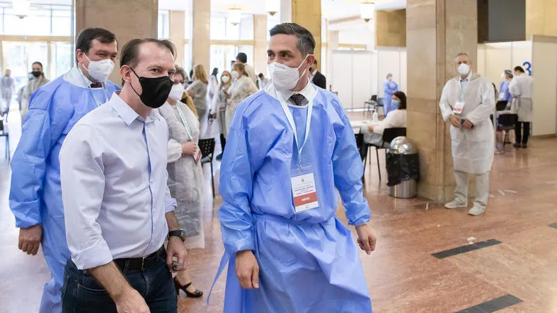 Cîțu se plânge că este criticat pentru campania de vaccinare/Foto: gov.ro