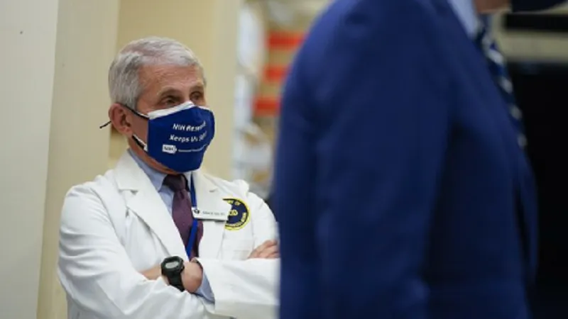 Copiii americani urmează ”foarte probabil” să fie vaccinaţi la începutul lui 2022, consideră Anthony Fauci (Foto: Twitter)