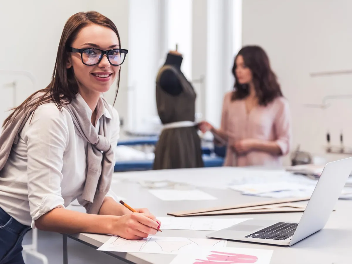 Slujbă la birou - Foto: Freepik