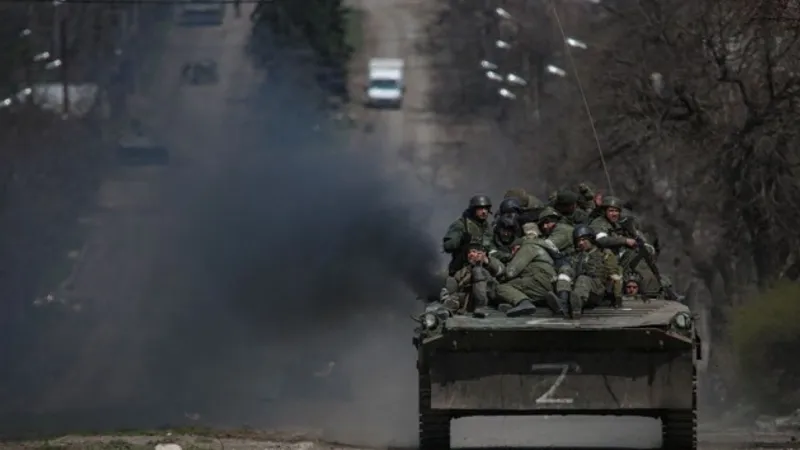 Ofițerii câștigă bani frumoși pe spinarea recruților- Foto: Ukrinform