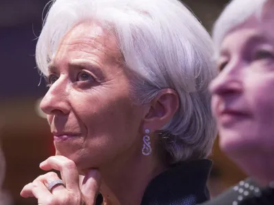 Janet Yellen (dreapta), fost preşedinte Fed, actual secretar al Trezoreriei, lângă Christine Lagarde, fost director FMI, în prezent şefa Băncii Centrale Europene - Foto: Flickr/FMI